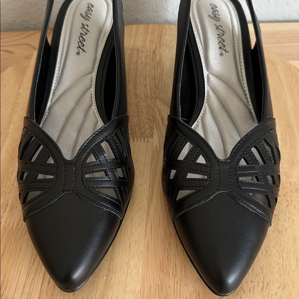 Easy Street Bizzy Womens Round Closed Toe Block Heel Pumps New Black View 2